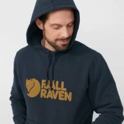 FJÄLLRÄVEN LOGO HOODIE M Herren - Kapuzenpullover -Outdoor Bekleidungsgeschäft 5638003707 e fjaellraeven logo hoodie m fjaellraeven 24